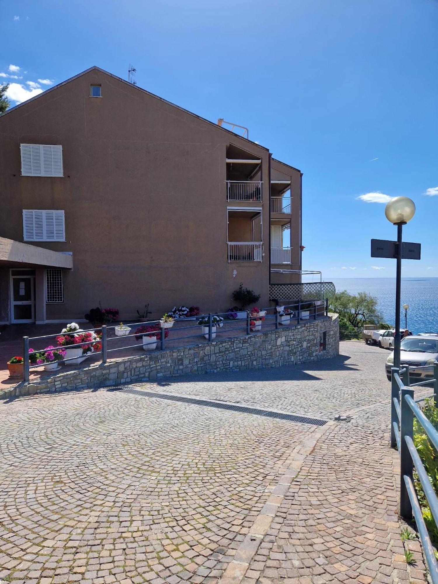 Apartmán La Finestra Sul Golfo Ospedaletti Exteriér fotografie